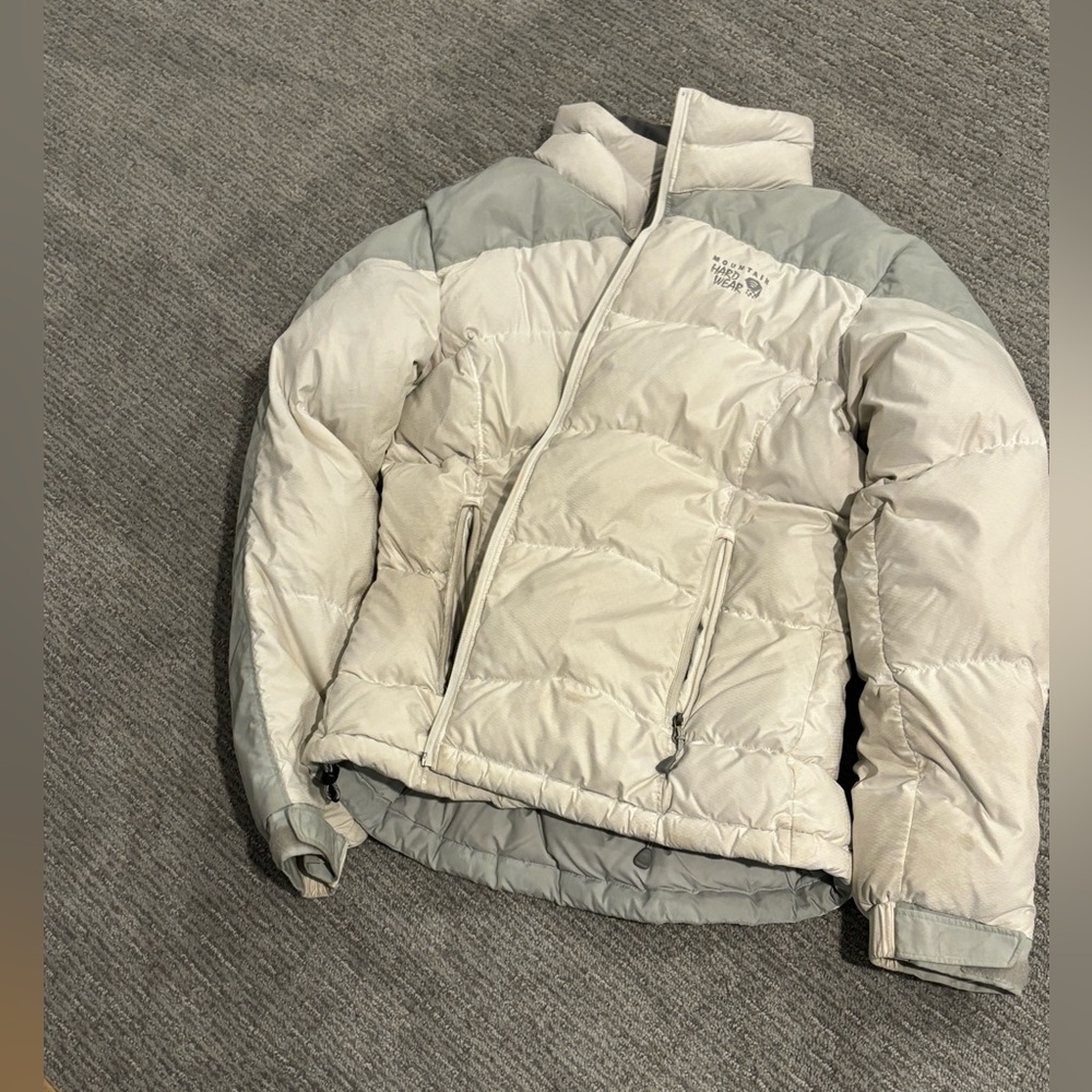 Mountain Hardware White puffer jacket